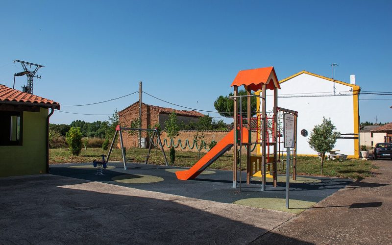 Columpios en un parque infantil