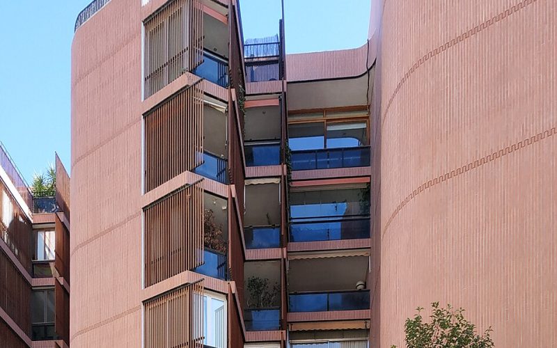 Edificio de viviendas en Madrid. Foto: Vilacor, Wikimedia Commons (CC BY-SA 4.0).