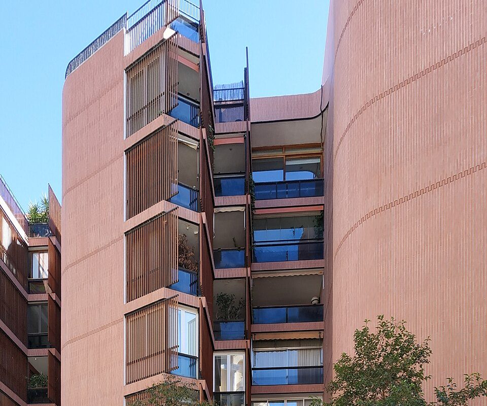 Edificio de viviendas en Madrid. Foto: Vilacor, Wikimedia Commons (CC BY-SA 4.0).