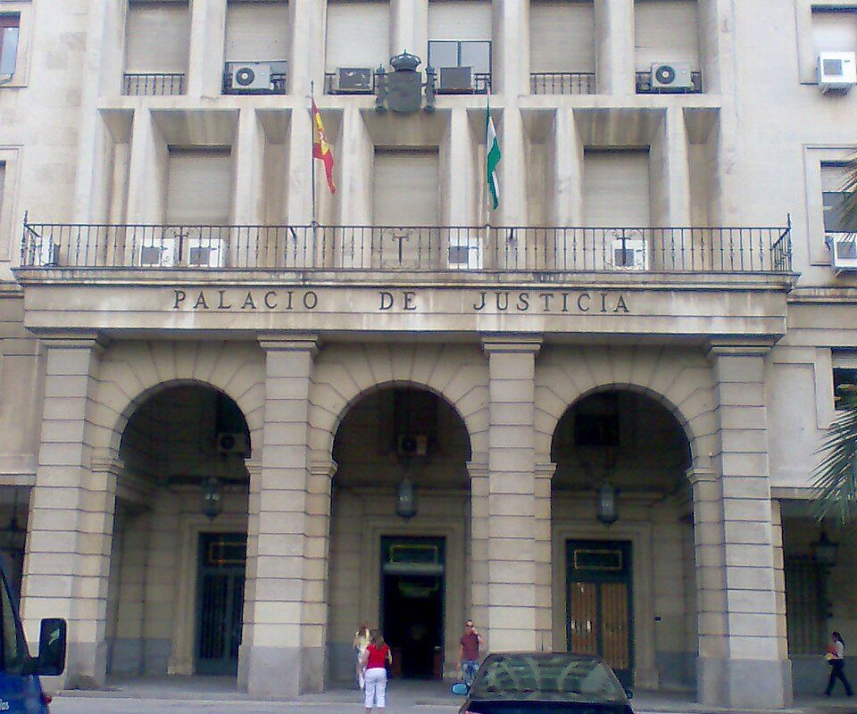 Palacio de Justicia de Sevilla. Foto: Frobles, Wikimedia Commons (CC BY-SA 4.0).